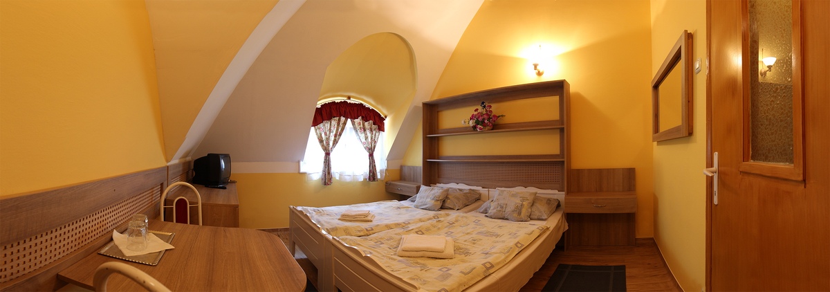 Hunyadi Pension Budapest